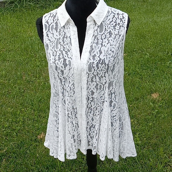 Lacy Button Down❤️ - Picture 1 of 6